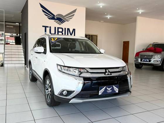 MITSUBISHI OUTLANDER 3.0 GT 4X4 V6 24V GASOLINA 4P AUTOMÁTICO MITSUBISHI OUTLANDER 3.0 GT 4X4 V6 24V GASOLINA 4P AUTOMÁTICO